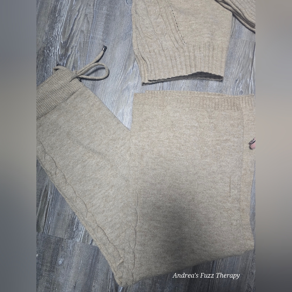 100% Cashmere Sweater and Pants Set - Picture 3 of 5